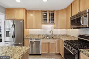 4029 Walters Ct, Fairfax, VA 22030 - Photo 7