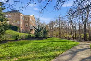 10123 Ratcliffe Manor Dr, Fairfax, VA 22030 - Photo 5