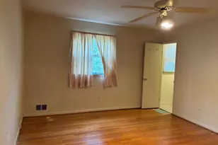 3501 Queen Anne Dr, Fairfax, VA 22030 - Photo 17