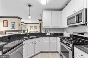 10337 Sager Ave, Fairfax, VA 22030 - Photo 25