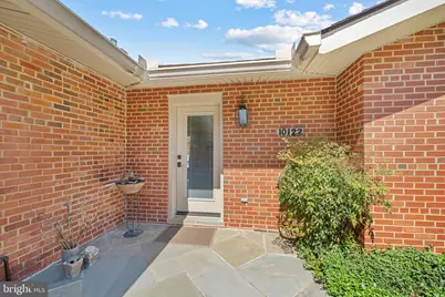 10122 Farmington Drive, Fairfax, VA 22030 - Photo 3