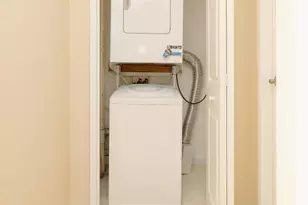 10570 Main St, Fairfax, VA 22030 - Photo 13