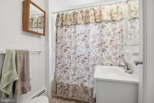 10827 Crest St, Fairfax, VA 22030 - Photo 17