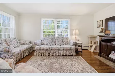 10827 Crest Street, Fairfax, VA 22030 - Photo 5