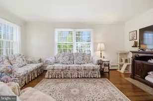 10827 Crest St, Fairfax, VA 22030 - Photo 5