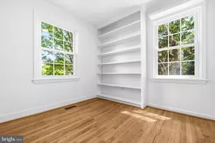 10705 Oak Pl, Fairfax, VA 22030 - Photo 13