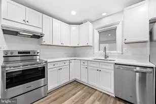 10705 Oak Pl, Fairfax, VA 22030 - Photo 3
