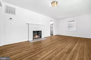 10705 Oak Pl, Fairfax, VA 22030 - Photo 7