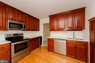 10413 Courthouse Dr, Fairfax, VA 22030 - Photo 7