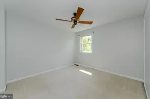 10413 Courthouse Dr, Fairfax, VA 22030 - Photo 15