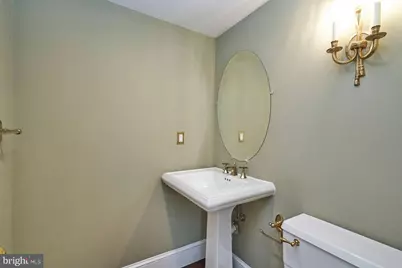 3886 University Drive, Fairfax, VA 22030 - Photo 17