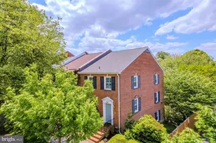 3886 University Dr, Fairfax, VA 22030 - Photo 41