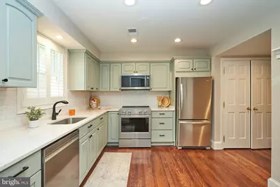 3886 University Drive, Fairfax, VA 22030 - Photo 7