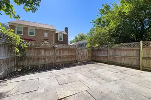 3225 Adams Ct, Fairfax, VA 22030 - Photo 9