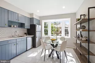 3225 Adams Ct, Fairfax, VA 22030 - Photo 5