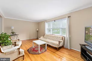 10405 Courthouse Dr, Fairfax, VA 22030 - Photo 9