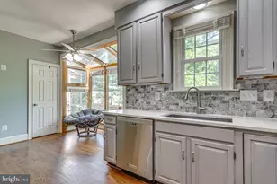 10468 Breckinridge Ln, Fairfax, VA 22030 - Photo 11