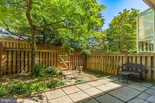 10468 Breckinridge Ln, Fairfax, VA 22030 - Photo 35