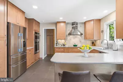 10501 Oak Place Court, Fairfax, VA 22030 - Photo 13