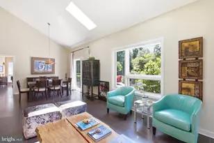10501 Oak Pl Ct, Fairfax, VA 22030 - Photo 11