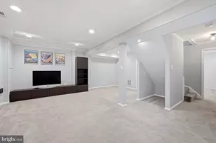 9774 Main St, Fairfax, VA 22031 - Photo 21