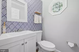 9774 Main St, Fairfax, VA 22031 - Photo 11