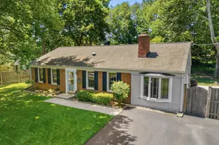 3609 Embassy Ln, Fairfax, VA 22030 - Photo 5