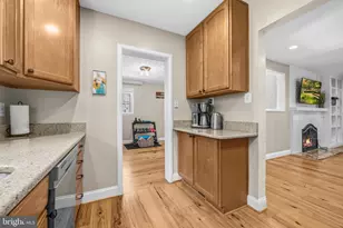 3609 Embassy Ln, Fairfax, VA 22030 - Photo 17