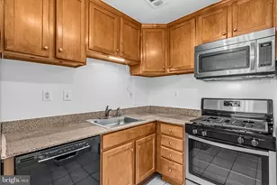 10570 Main St, Fairfax, VA 22030 - Photo 15