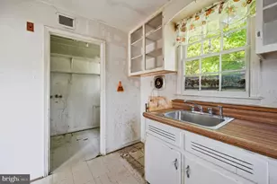 4103 Chestnut St, Fairfax, VA 22030 - Photo 7