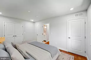 10167 Fair Woods Dr, Fairfax, VA 22030 - Photo 21