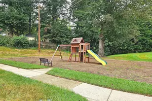 10167 Fair Woods Dr, Fairfax, VA 22030 - Photo 27