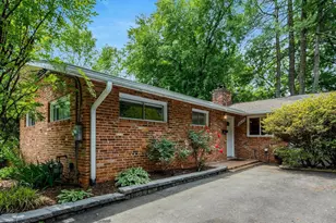 3435 Brookwood Dr, Fairfax, VA 22030 - Photo 25