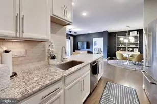 3985 Norton Pl, Fairfax, VA 22030 - Photo 3