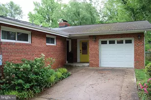 3424 Brookwood Dr, Fairfax, VA 22030 - Photo 3