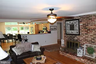3424 Brookwood Dr, Fairfax, VA 22030 - Photo 5