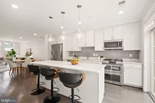10353 Main St, Fairfax, VA 22030 - Photo 17