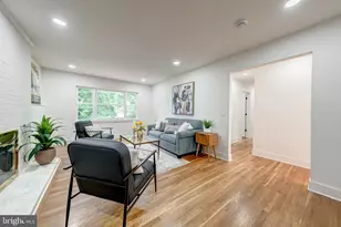 10915 Maple St, Fairfax, VA 22030 - Photo 7
