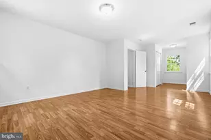 10705 Oak Pl, Fairfax, VA 22030 - Photo 27