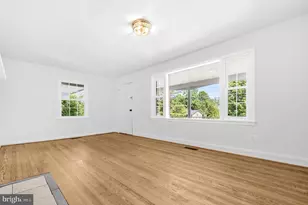 10705 Oak Pl, Fairfax, VA 22030 - Photo 11