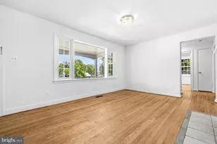 10705 Oak Pl, Fairfax, VA 22030 - Photo 9