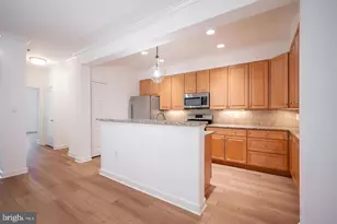 10328 Sager Ave, Fairfax, VA 22030 - Photo 11