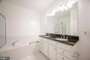 10328 Sager Ave, Fairfax, VA 22030 - Photo 17