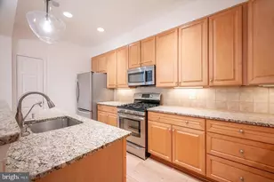 10328 Sager Ave, Fairfax, VA 22030 - Photo 9
