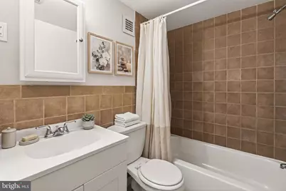 9445 Fairfax Boulevard #102, Fairfax, VA 22031 - Photo 17