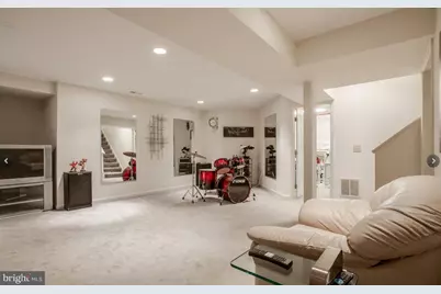 9810 Bolton Village Court, Fairfax, VA 22032 - Photo 23
