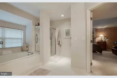 9810 Bolton Village Court, Fairfax, VA 22032 - Photo 17