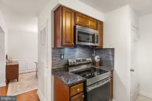 3912 Fairview Dr, Fairfax, VA 22031 - Photo 13