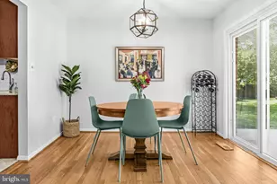 10208 Forest Ave, Fairfax, VA 22030 - Photo 13