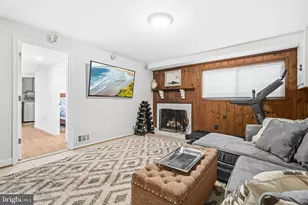 10208 Forest Ave, Fairfax, VA 22030 - Photo 33